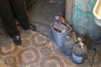 В Туле пенсионерка четыре месяца живет без газа после обрушения потолка, Фото: 12