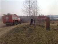 В Ленинском районе из-за горящей травы сгорела дача, Фото: 1