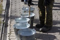 Глава администрации Тулы принял участие в высадке клёнов на Красноармейском проспекте, Фото: 9