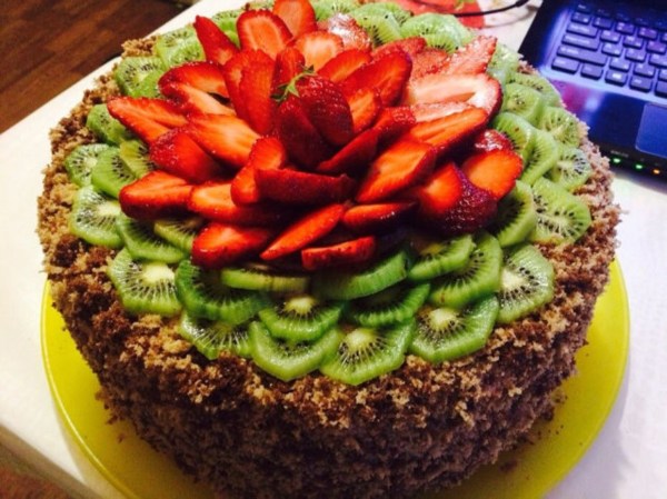 Бисквитный тортик с фруктами=)