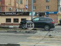 В Туле внедорожник BMW повалил столб ЛЭП, Фото: 1