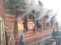 На улице Оборонной загорелся дом с петардами , Фото: 11