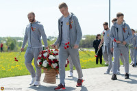 Футболисты «Арсенала» возложили цветы к мемориалу «Защитникам неба Отечества», Фото: 4